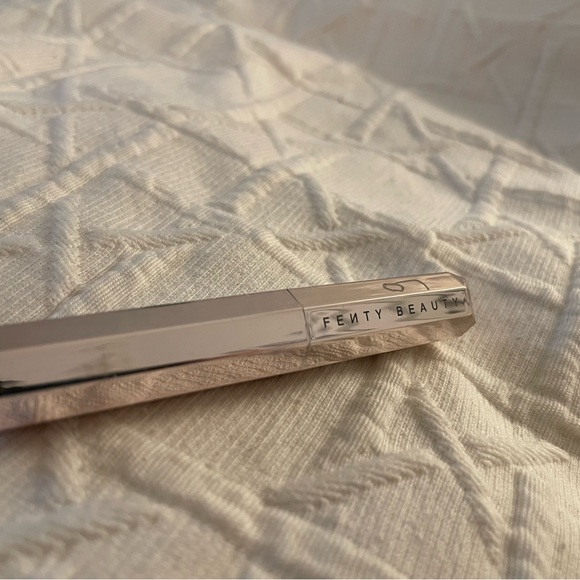 Fenty Beauty Mattemoiselle Plush Matte Lipstick MA' DAMN - Picture 4 of 5